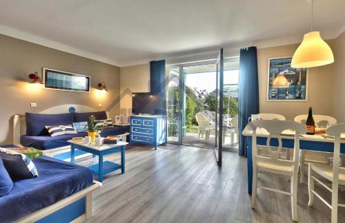 LocaLise - A05 - Plain-pied avec petite vue mer donnant sur la piscine et le jardin - Grande salle de bain - Wifi inclus - draps inclus - animaux bienvenus - parking gratuit - Foto 19