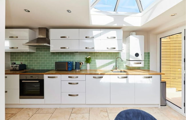 The Elmbridge Getaway - Glamorous 2bdr With Garden - Foto 9