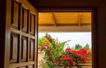 Peach Pine House - Escape Near City, Beach and Athens Airport - Foto 14