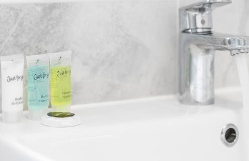 Modern Two Bed Apartment - Smart Tv - Wi-Fi - Parking 49C - Foto 24