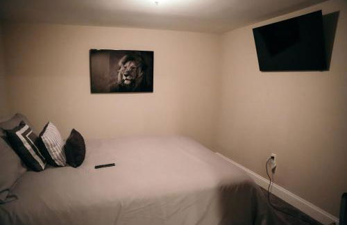 Charm City Luxury 4 Bedroom Brick Home - Foto 65