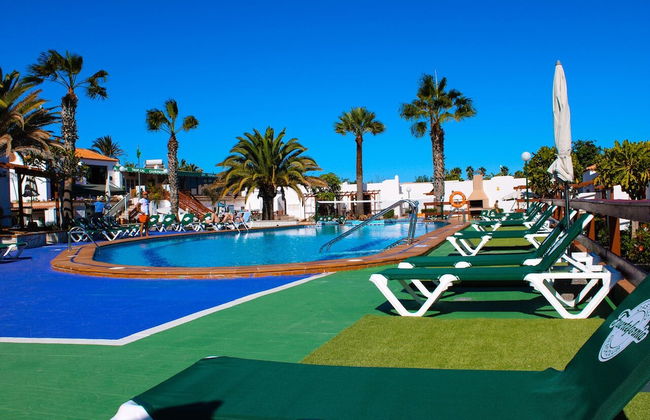 Castillo Beach Club Apartments - Photo 38