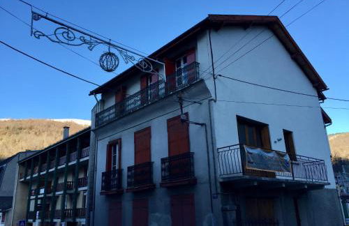 Poles Apart - Foto 21