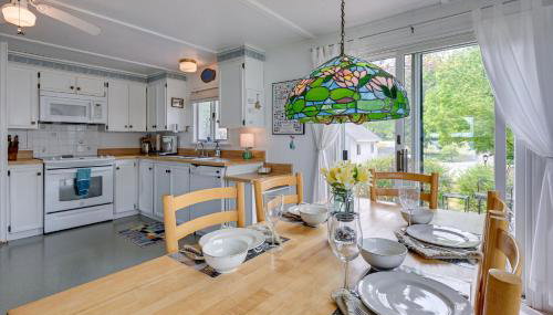 Vibrant Waterfront Vacation Rental on Lake Huron! - Foto 4