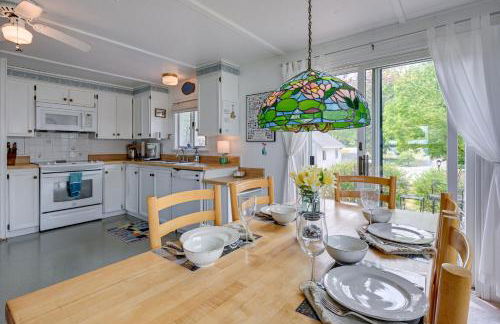 Vibrant Waterfront Vacation Rental on Lake Huron! - Foto 4