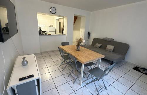 Agréable maison 2 ch 5 mins Valenciennes et garage - Foto 2