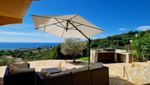Modern villa 5 double bedrooms, new AC, private pool and stunning view 800 m from beach - Foto 3