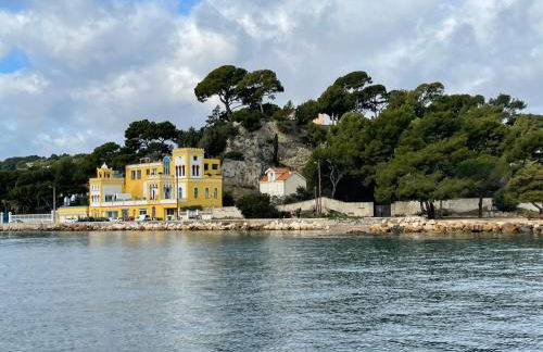 Au cœur du vieux Toulon au calme appartement rénové climatisé confortable étage élevé avec ascenseur proche parking et toutes commodités - Foto 26