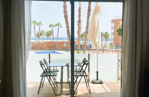 ENJOY in Beautiful flat in front of the sea and beach - Photo 7