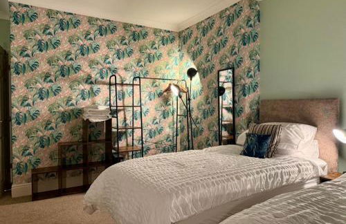 The Lily•Central Beeston•Private Apartment•SmartTV•Free Wi-Fi•Tram• - Photo 10