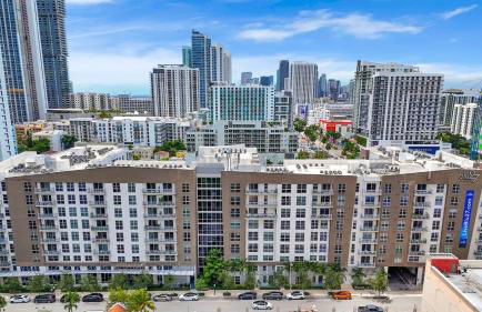 Comfort and Convenience 2BR Unit with Free Parking - Foto 29