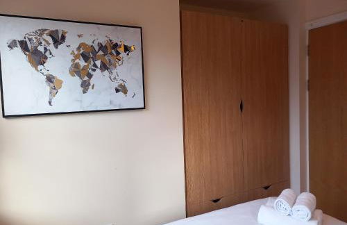 Modern large 2 Bed whole apartment - Free parking - Ground floor - Central Beeston - Foto 6