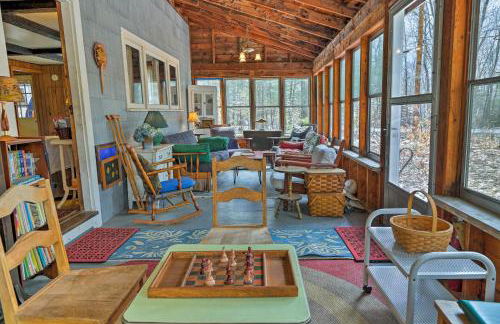 East Otis Reservoir Cabin with Porch - Walk to Lake! - Foto 17