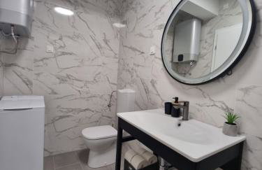 Villa Madison, Spacious Sea View Apartments Near Zadar with heated pool - Photo 79