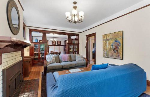 3BR Home Large Kitchen Mins To DwnTwn - Photo 10