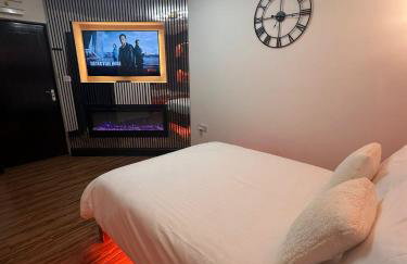 Luxury Jacuzzi Suites Halifax - Foto 13