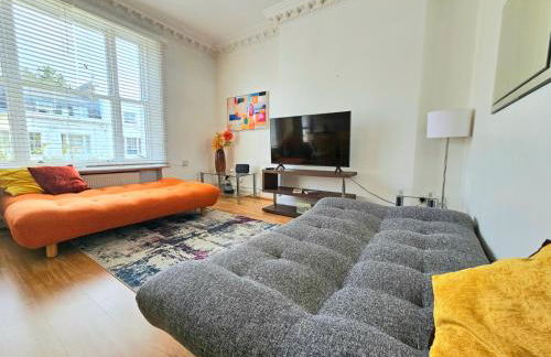 Beautiful Kensington Home with 4 beds, only 3 Minutes walk to Earls Court Station - Photo 12