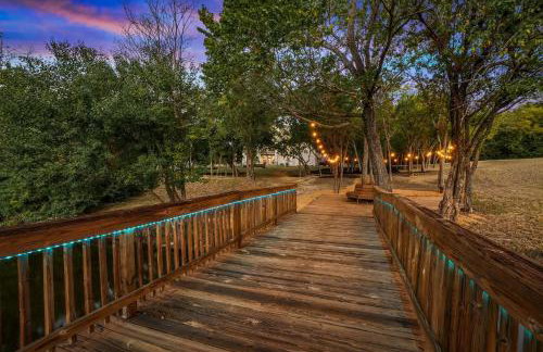 22-Acres Mansion - Pool Party Venue Games & More - Foto 61