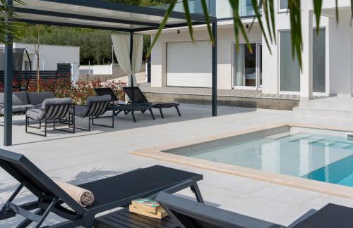 Villa Carmen with 5 en-suite bedrooms, 48 sqm pool, 8km from sea - Photo 10