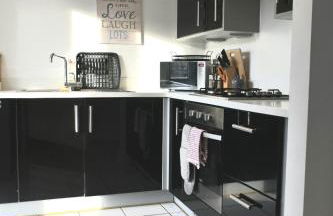 Luxury 2 Bedroom Northampton Townhouse with Balcony - Foto 12