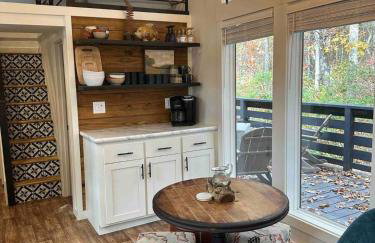 Blueberry Farm Cottage, Hot Tub, Creek, Game Room - Foto 26