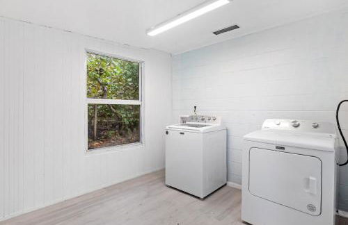 Captain Ed's - Charming Studio at PalmView of Sanibel with Bikes - Photo 8