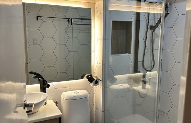 COZI modern loft suite at BGC - Photo 36