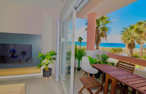 Apartasuites Royal Zahara, Máximo confort con vistas al mar - Photo 18