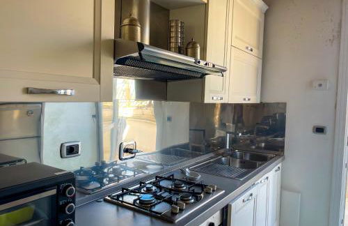 LUNA SUL PORTO Seaview Apartment - Bright and Spacious Flat in Central Nettuno, Steps from the Marina, Beaches, and Train Station - Photo 11