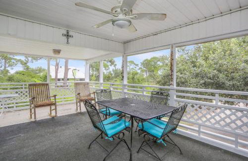 Woofs and Waves by Pristine Properties Vacation Rentals - Foto 26