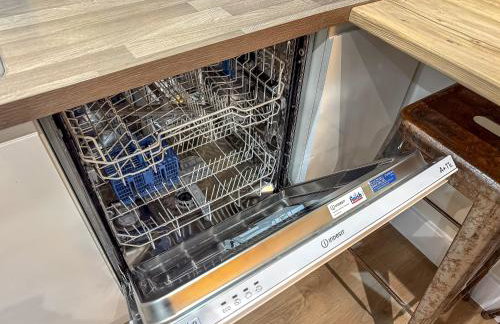 PRIME CITY CENTRE MK STAY, Stylish Spacious Apartment, AIR CONDITIONG, Two bathrooms, FREE GATED ALLOCATED PARKING & Lift access - Foto 50