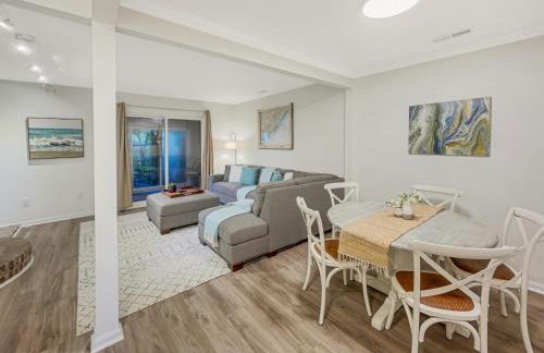 5 Min to Beach—King Beds - Photo 12