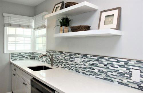 Balboa Paradise - Renovated Coastal Haven - Photo 17