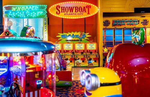 2BR 3BA Beachfront Condo CozySuites at Showboat - Foto 29