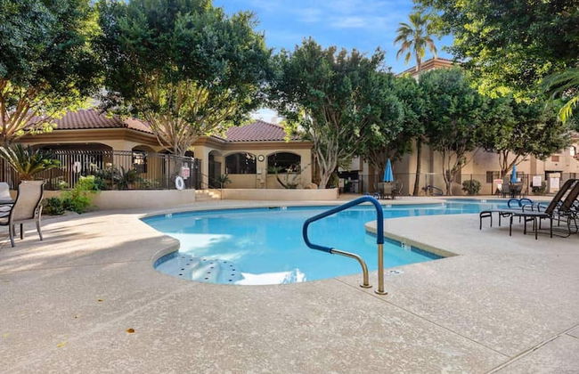 Beautiful Newly Remodeled 2-bdrm Biltmore Condo! - Foto 25