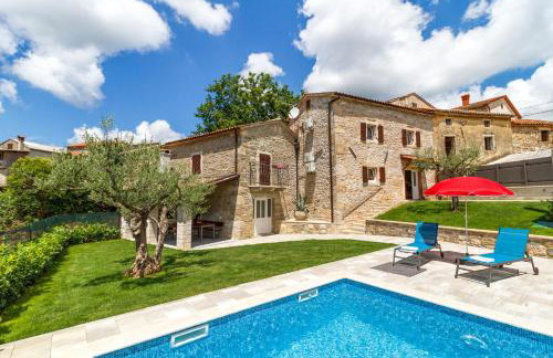 Villa Zoro with a lovely garden and a private POOL in the middle of Istria - Foto 2