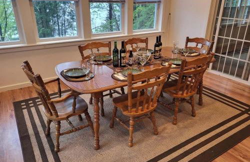 Spacious, modern, home by the lake! - Foto 20