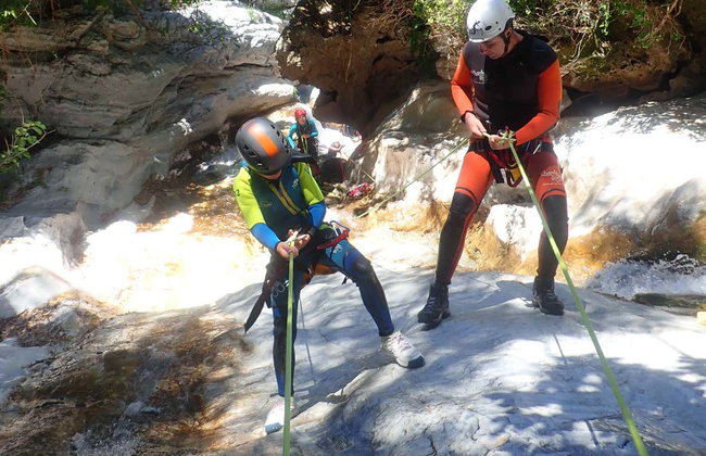 Barranquismo en la Sierra de las Nieves - Foto 3