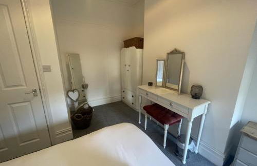 Restful Harbourside Apartment with Garden - Foto 19