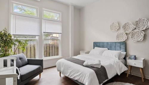 2 Units Combined - Historic 5BR - 2 Living - 2 Kitchens - Photo 2