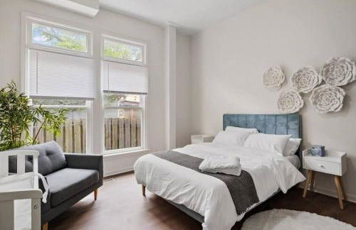 2 Units Combined - Historic 5BR - 2 Living - 2 Kitchens - Photo 2