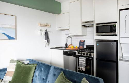 *NEW* The Audrey ~ Downtown | Rooftop Skyline View - Foto 18