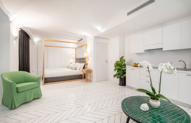 Luxury Villa with Penthouse, Pools and Sea View - Photo 52