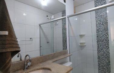 Apto 5E - 2 Quartos com Ar Condicionado, 2 Banheiros, 1 vaga e Internet - Frente ao Mar - Foto 46