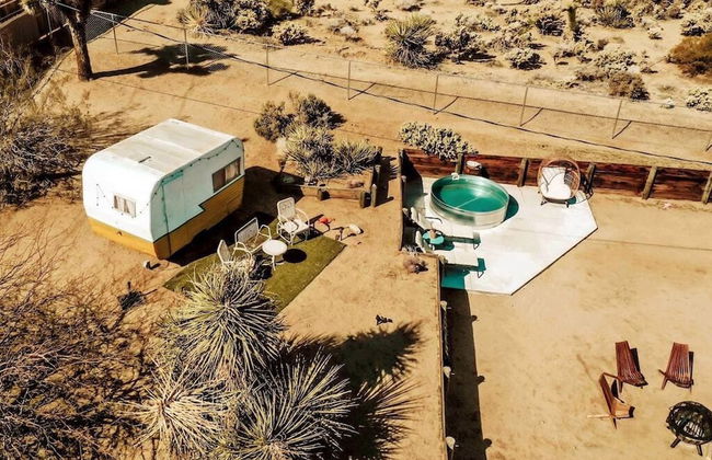 Cozy Rustic Home Minutes to Joshua Tree Nat l Park - Photo 16