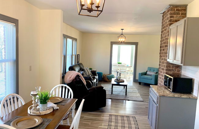 The Trotter Manor - With Private Yard & Parking, Near Falls & Casino by Niagara Hospital - Foto 12