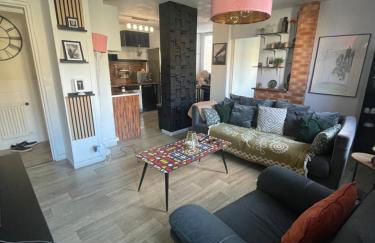 Bel appartement spacieux ,convivial de 3 chambres avec parking privé sécure - Photo 1