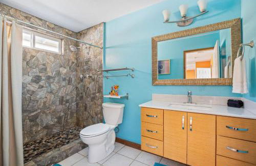 Neon Moon An Elevated Experience w Pool and Spa - Foto 46