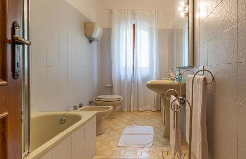 Villa Donatelli - Spacious Panoramic Villa, Perfect for Visiting Tuscany - Foto 30