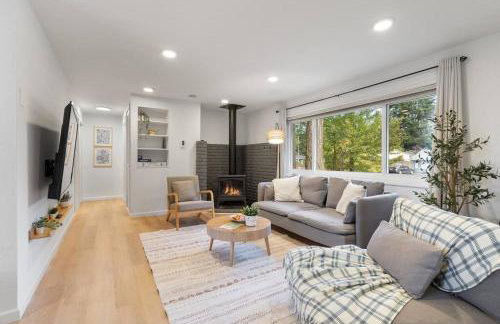 Peaceful Family Retreat Home w Firepit n Grill - Foto 26